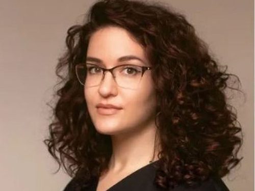 Dr Alisa Gjipali, dentisterie esthétique — DentX Clinic, Tirana