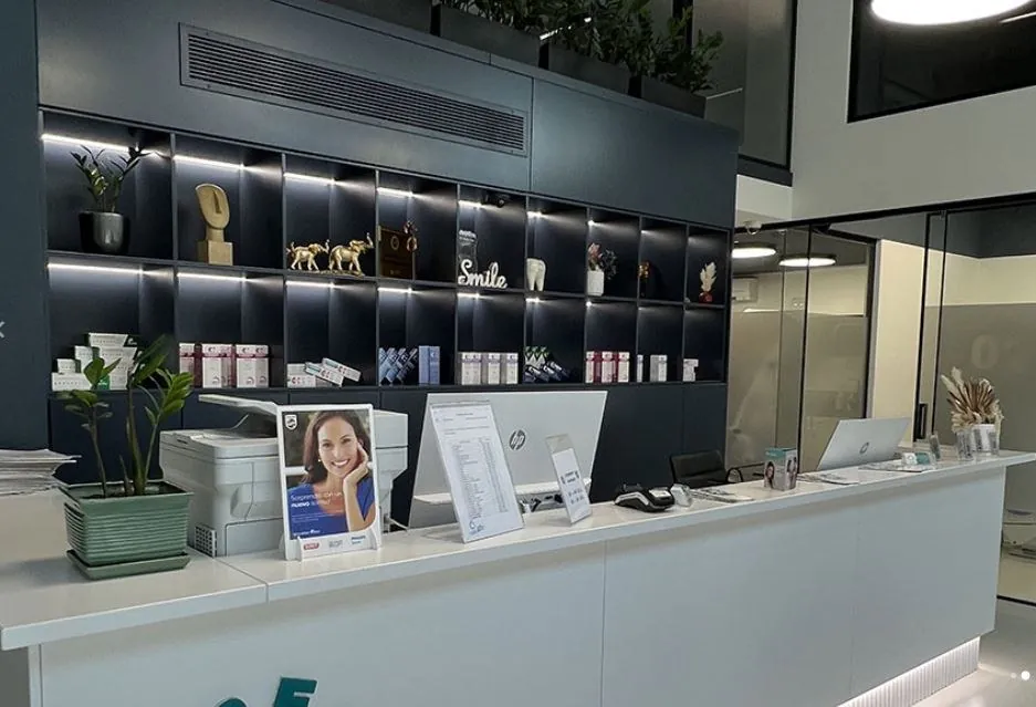 L'accueil de Creadent Clinic, Tirana