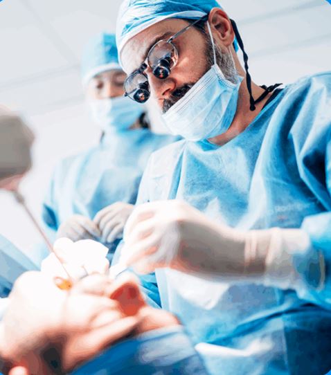 Chirurgie implantaire à la clinique dentaire Elonix de Tirana, en Albanie