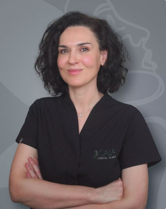 Dr Anisa Kurti — Orthodontie · Prothèses · Esthétique